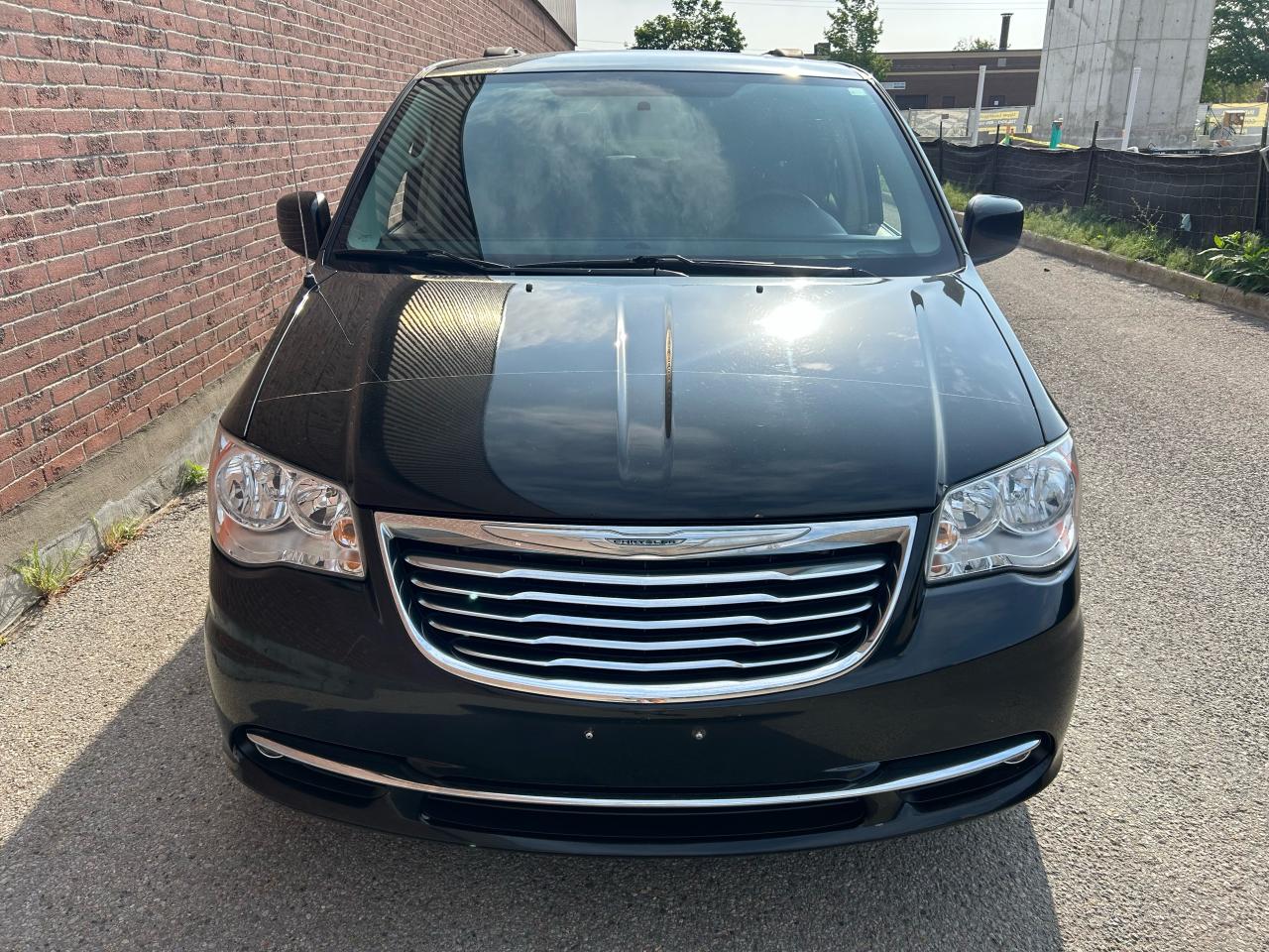 2013 Chrysler Town & Country TOURING - Photo #7