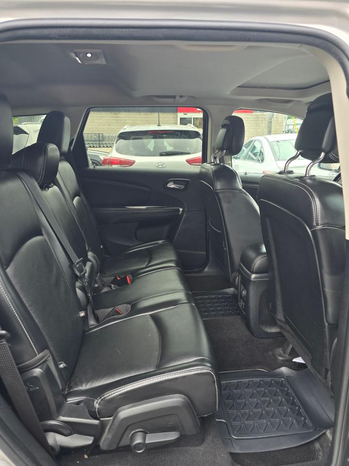 2013 Dodge Journey AWD 4dr R/T - Photo #4