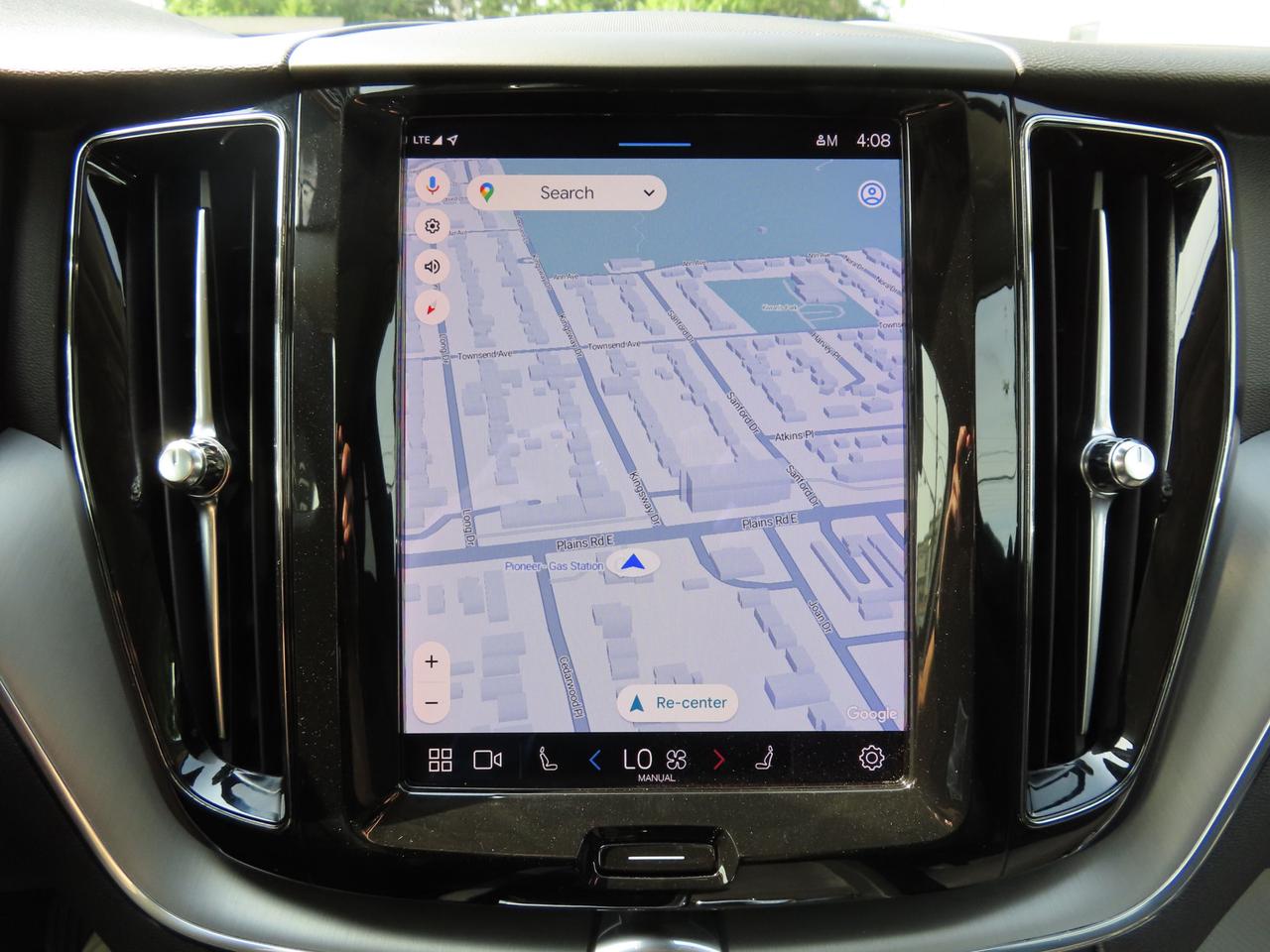 2022 Volvo XC60 B6 AWD MOMENTUM - Blind Spot Monitor !! Photo