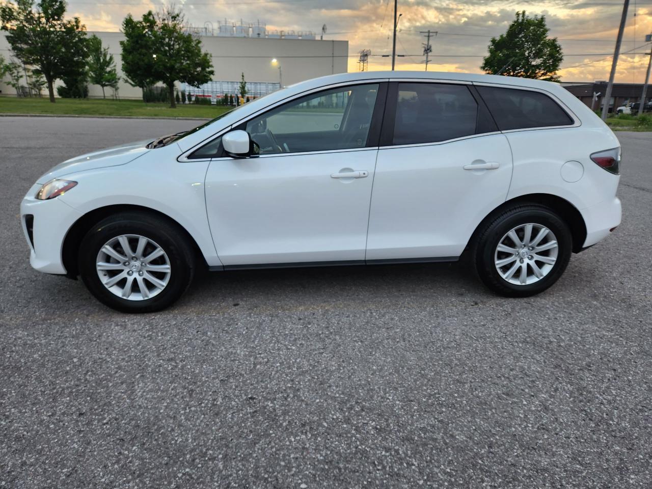 2011 Mazda CX-7 110,800 km only $8995 - Photo #2