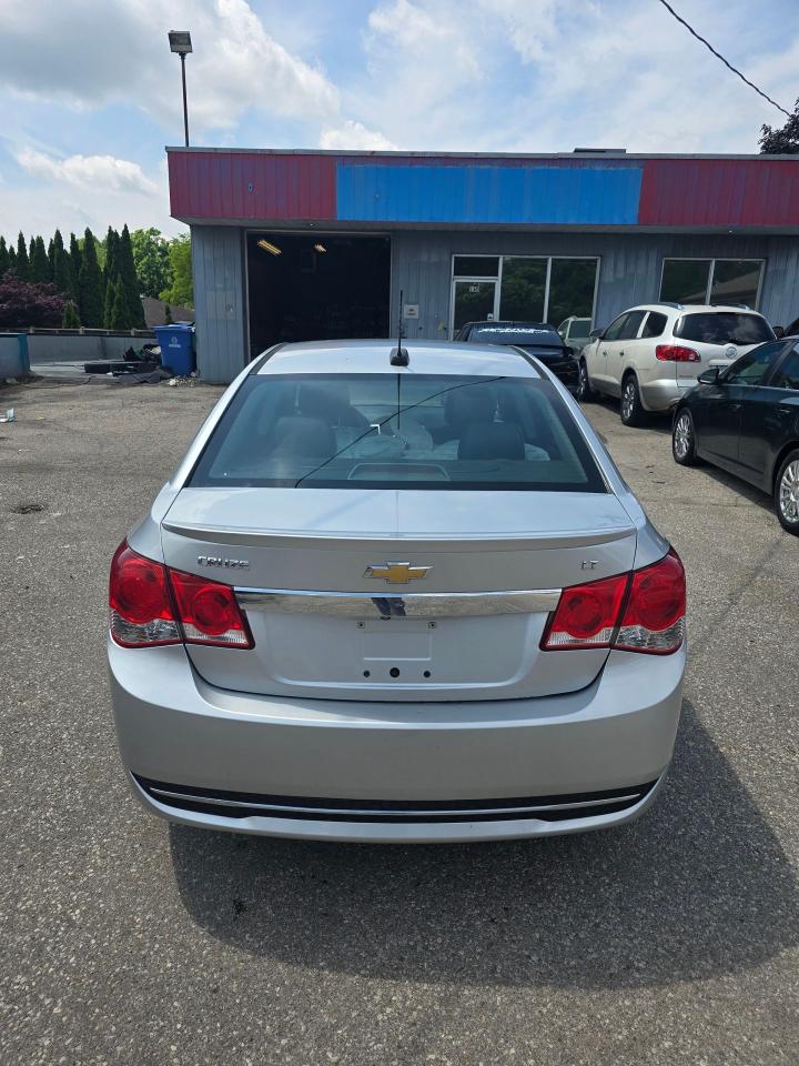 2015 Chevrolet Cruze 4dr Sdn 2LT RS - Photo #12