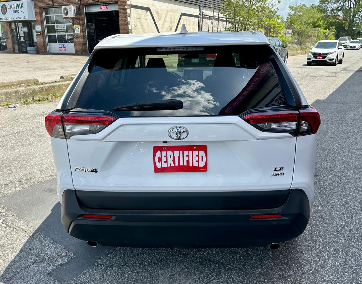 2023 Toyota RAV4 LE Photo4
