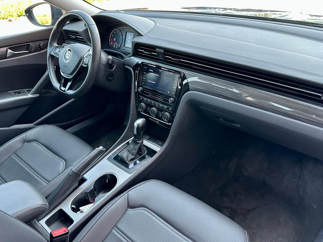 2021 Volkswagen Passat HIGHLINE Photo