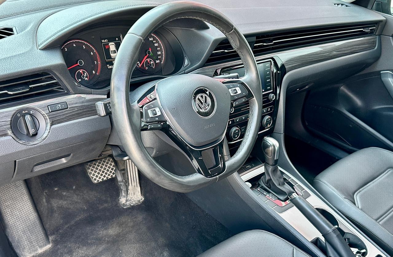 2021 Volkswagen Passat HIGHLINE Photo