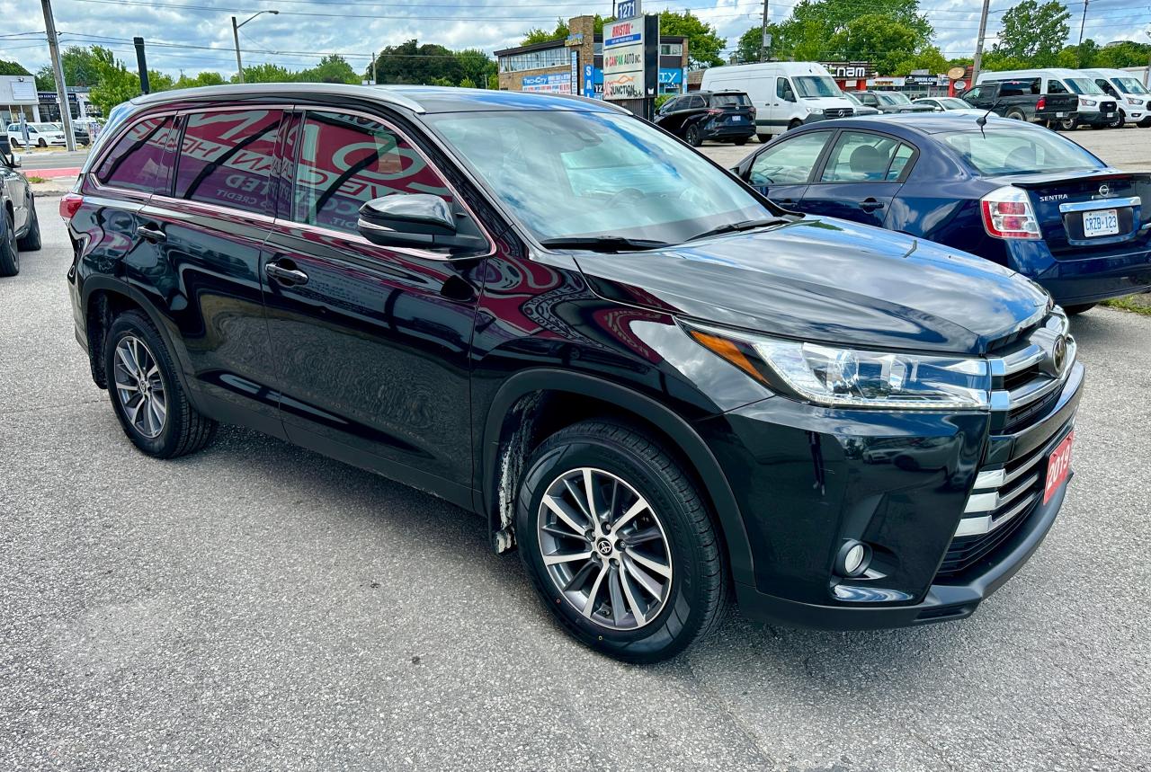 2019 Toyota Highlander XLE Photo3