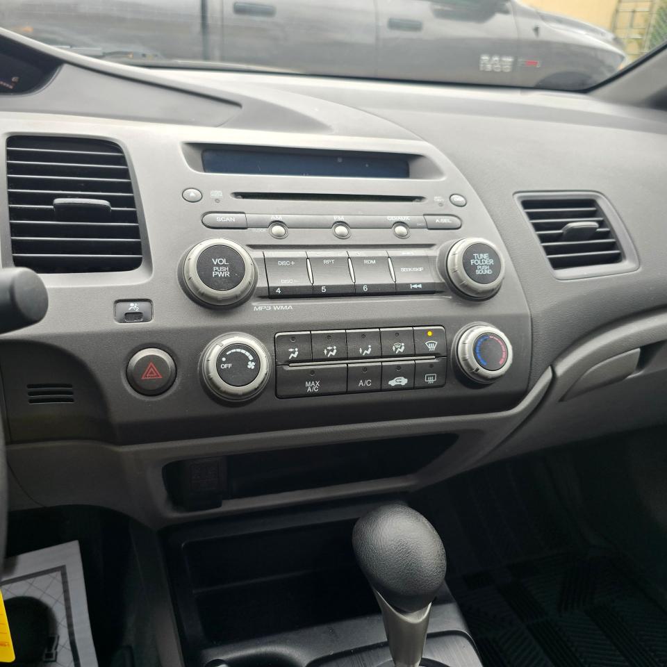 2007 Honda Civic DX-G - Photo #8