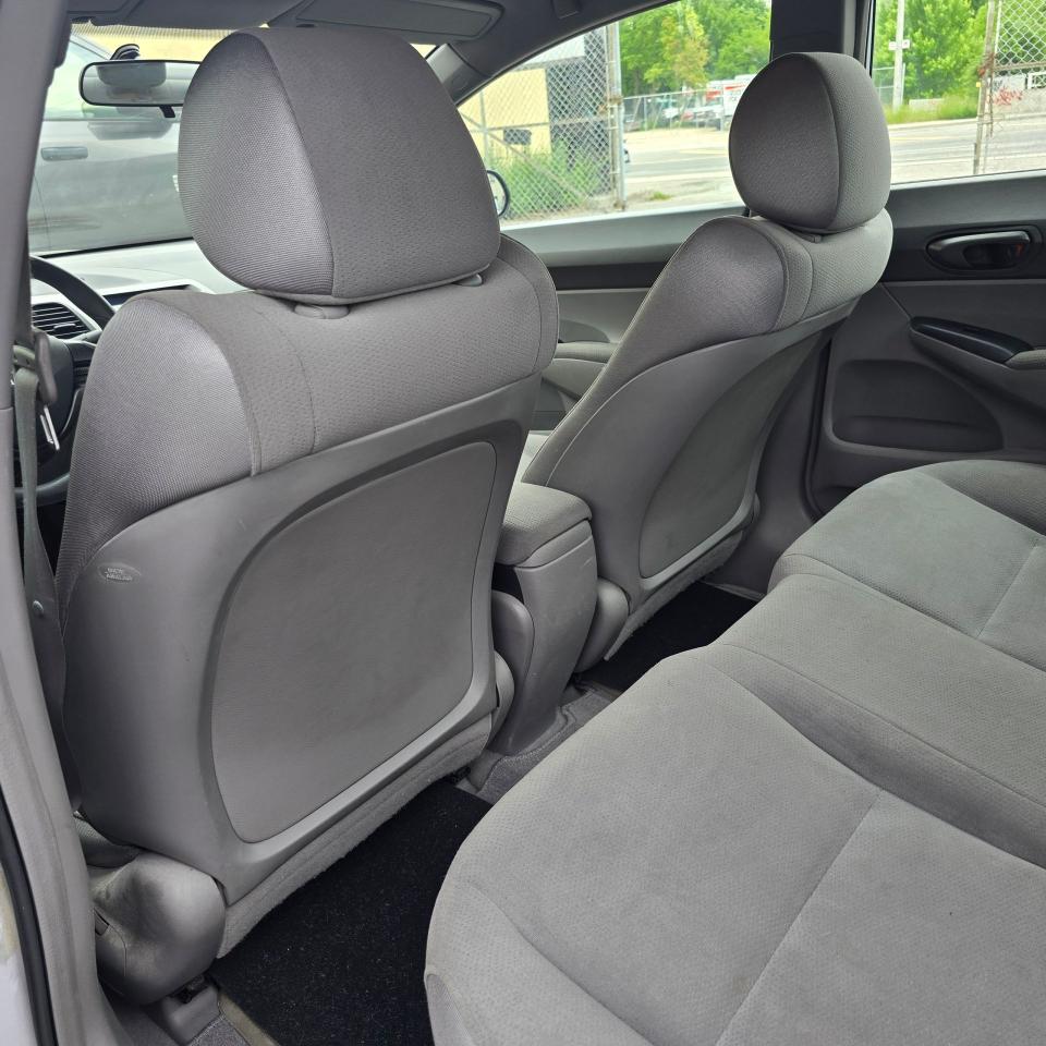 2007 Honda Civic DX-G - Photo #14