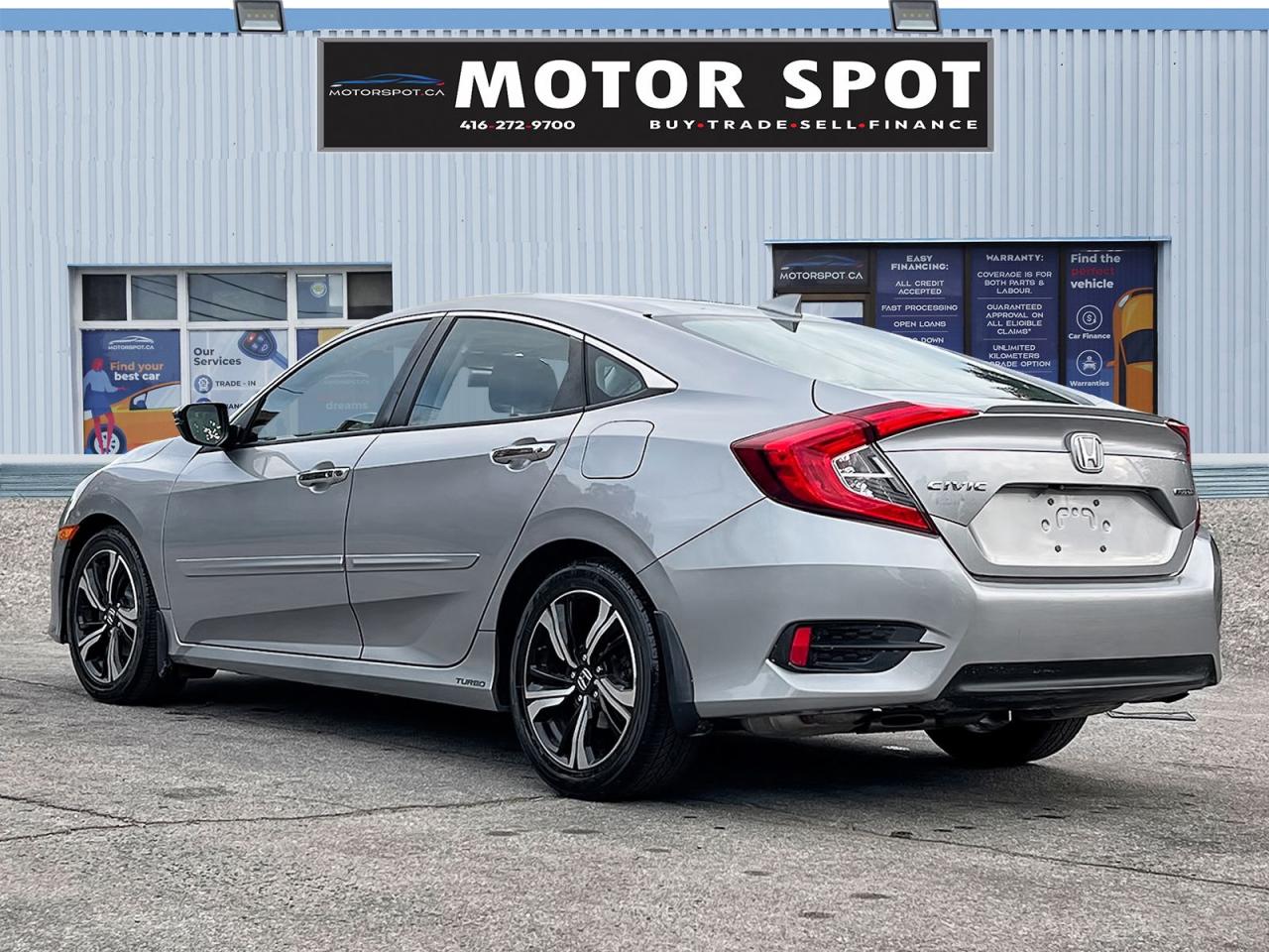 2018 Honda Civic Touring Sedan CVT - Photo #4