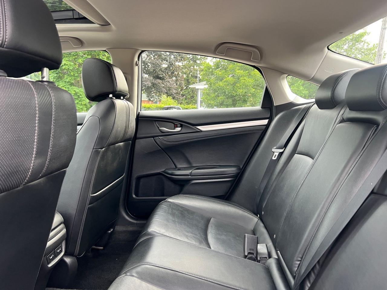 2018 Honda Civic Touring Sedan CVT - Photo #12