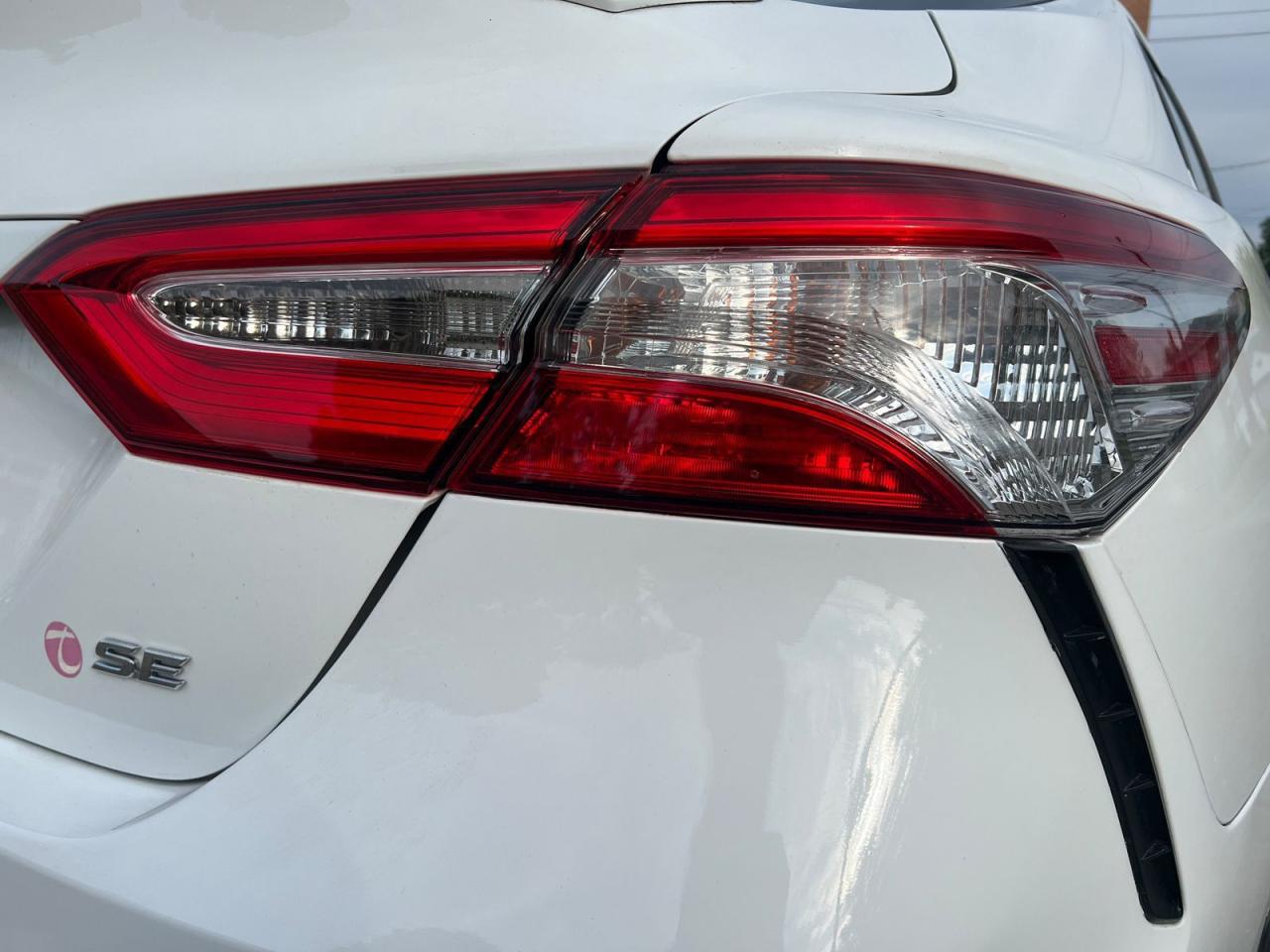 2020 Toyota Camry SE - Photo #7