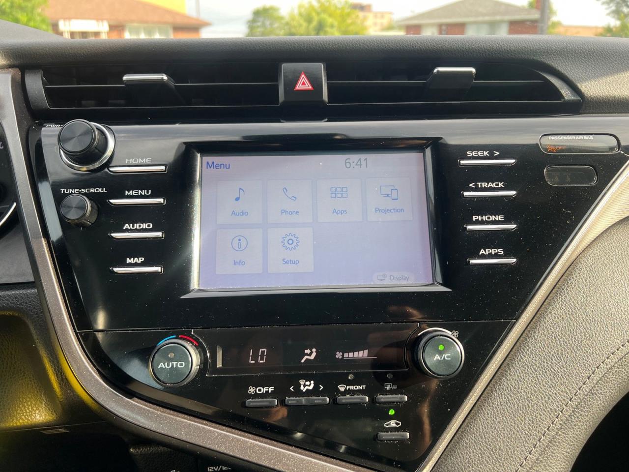 2020 Toyota Camry SE - Photo #16