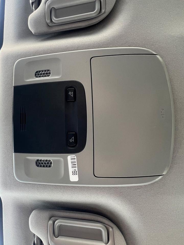 2020 Toyota Camry SE - Photo #20
