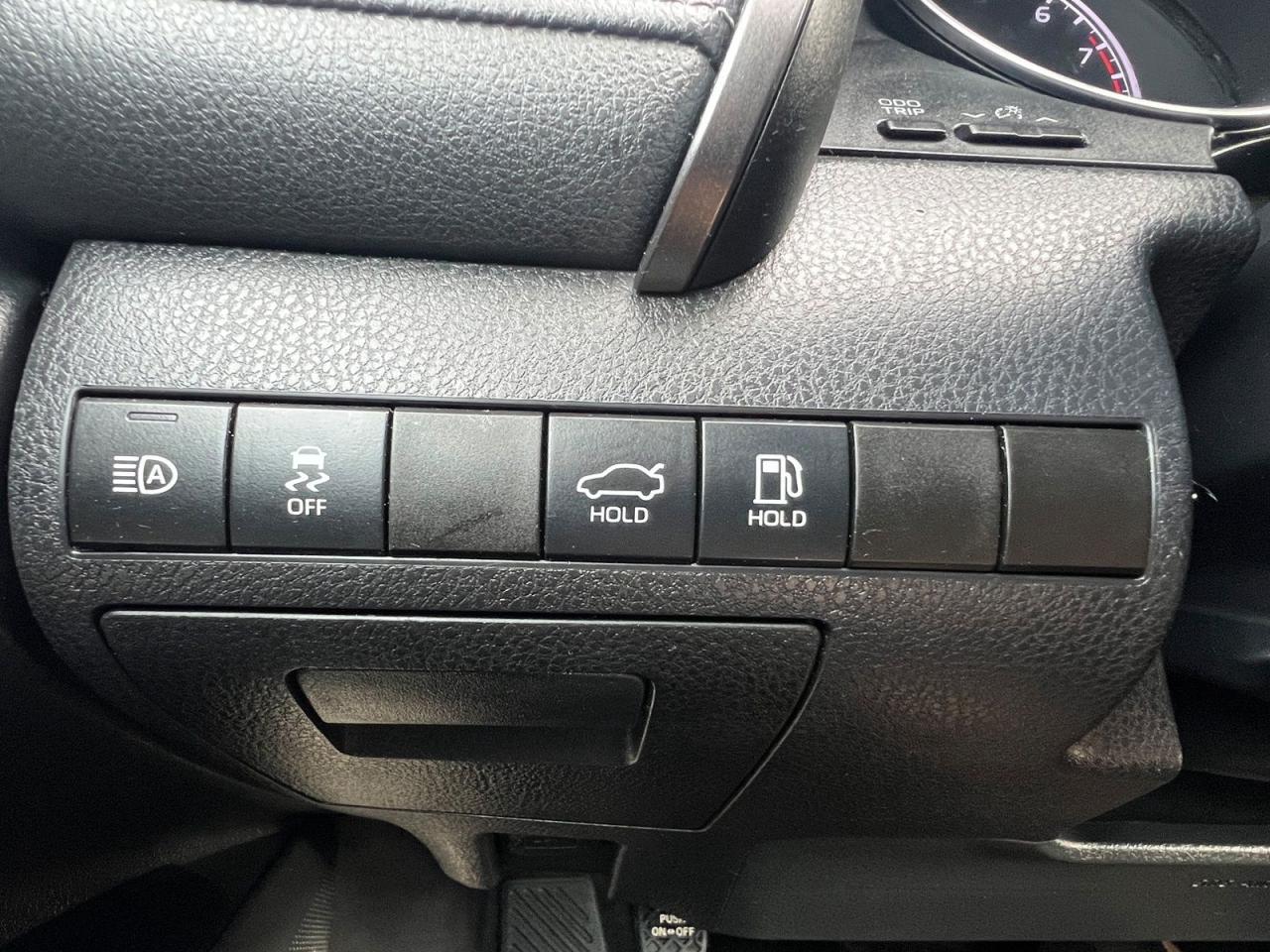 2020 Toyota Camry SE - Photo #19