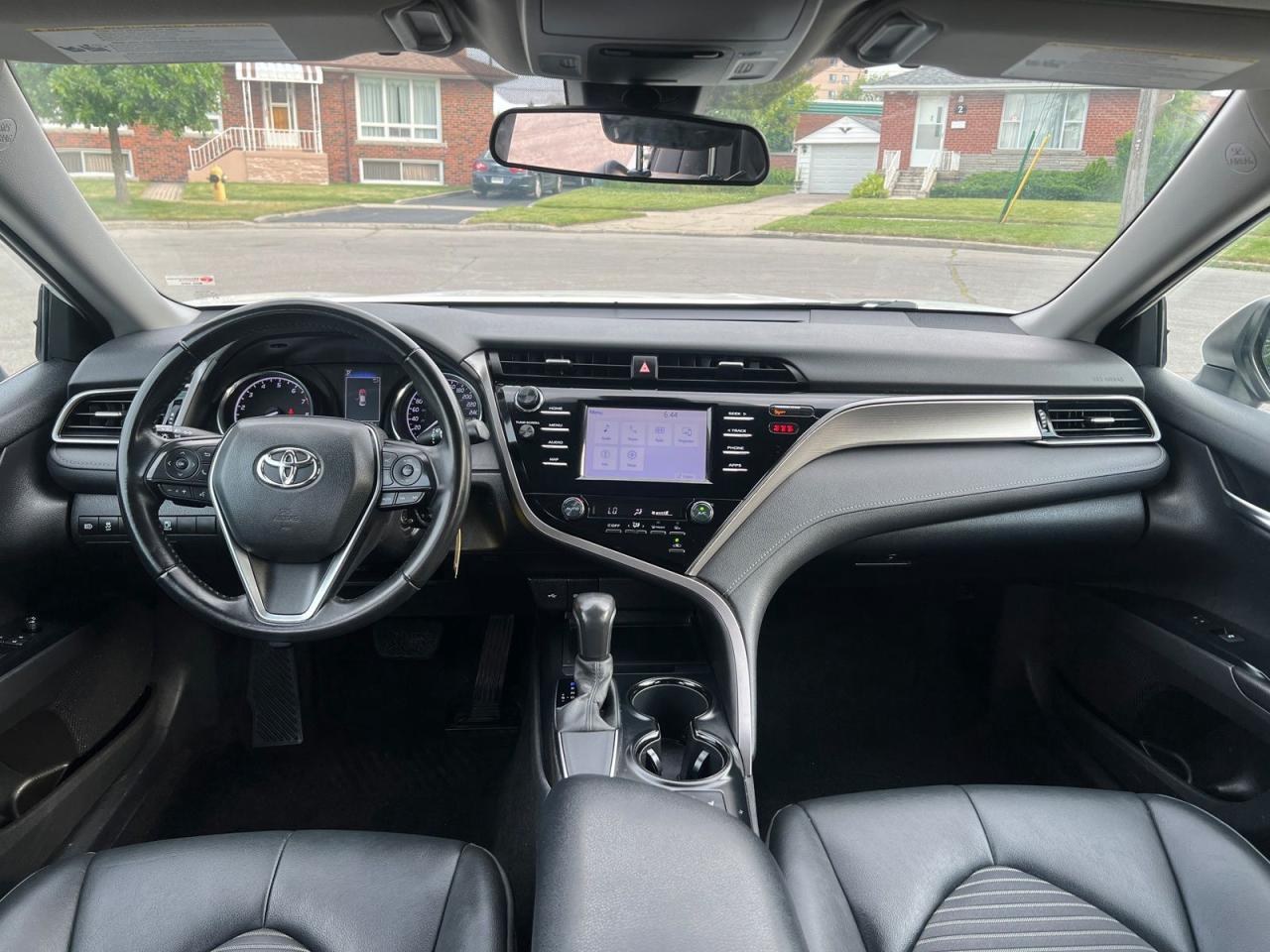 2020 Toyota Camry SE - Photo #23