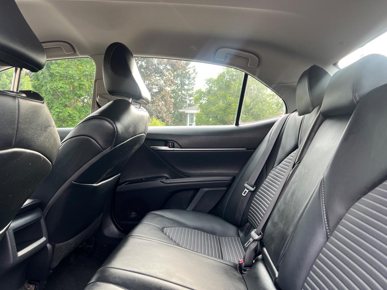 2020 Toyota Camry SE Photo