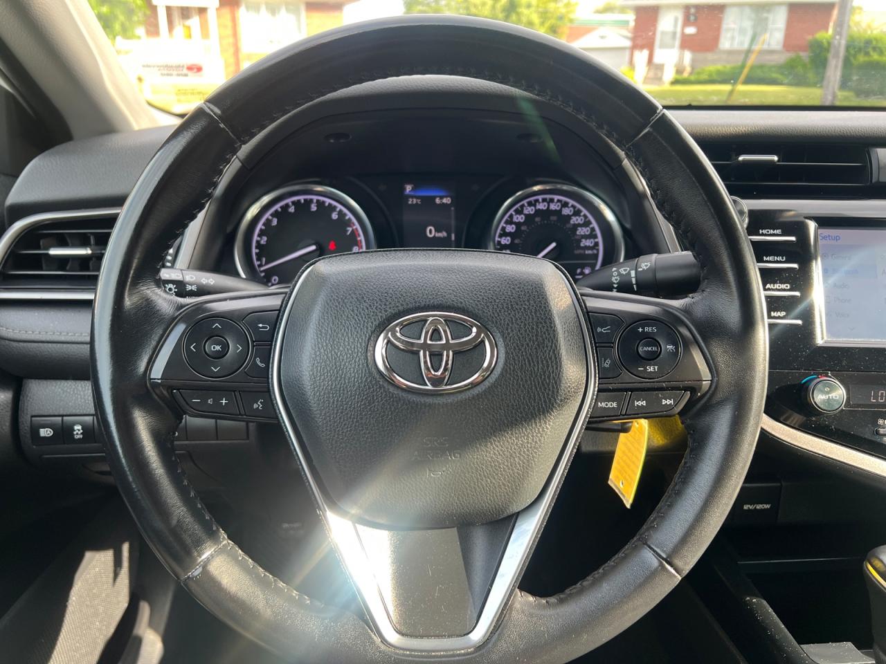 2020 Toyota Camry SE Photo