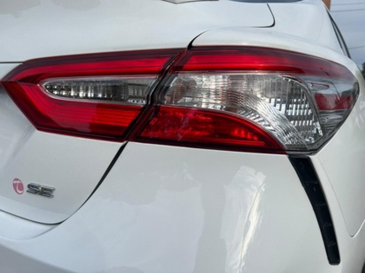 2020 Toyota Camry SE Photo