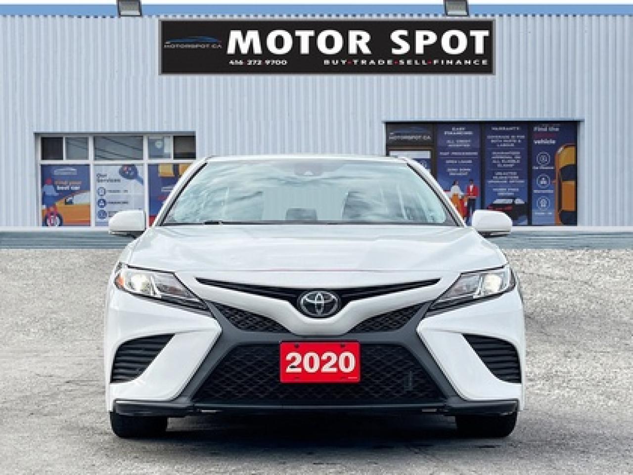2020 Toyota Camry SE Photo