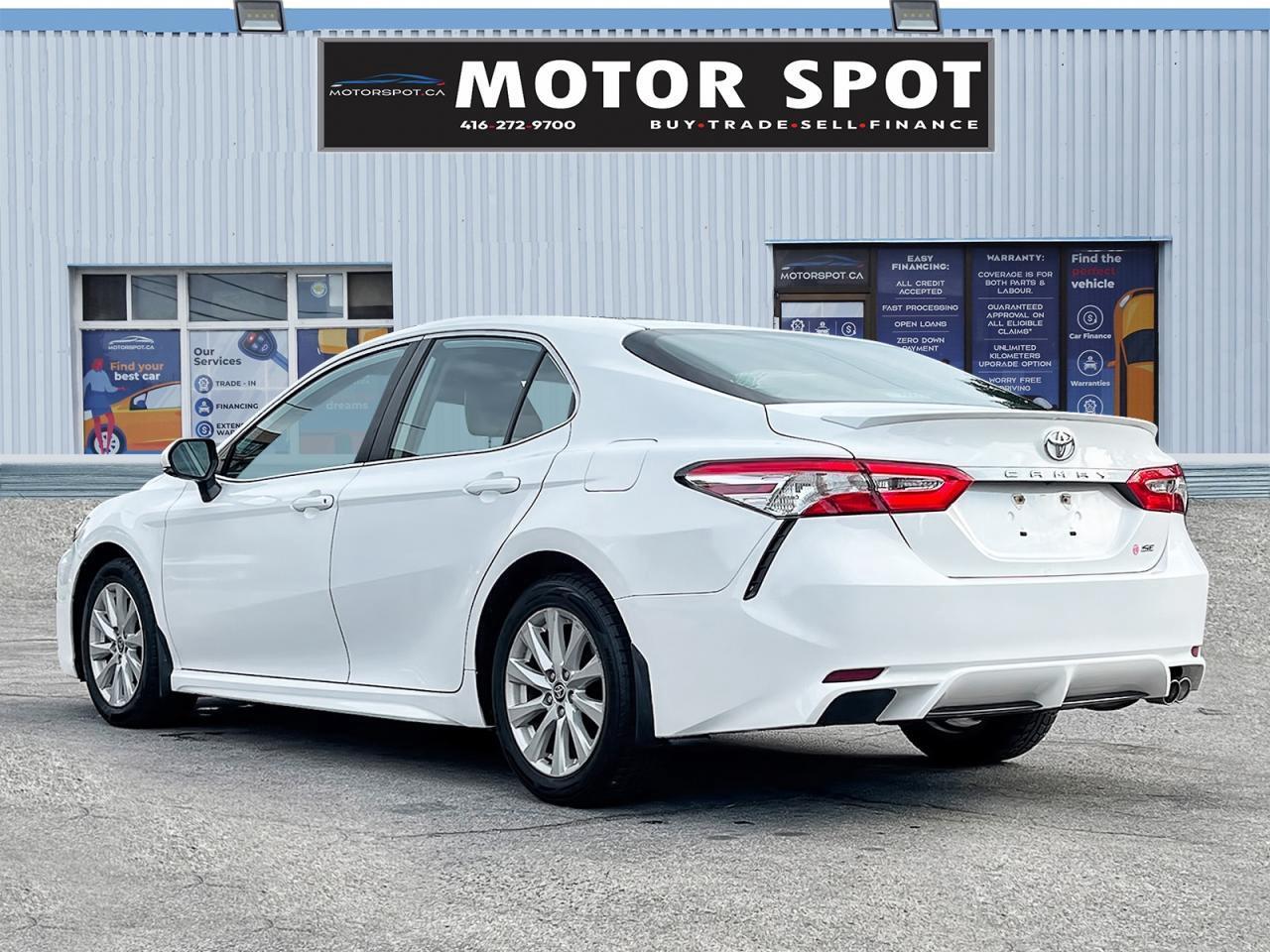 2020 Toyota Camry SE Auto Photo3