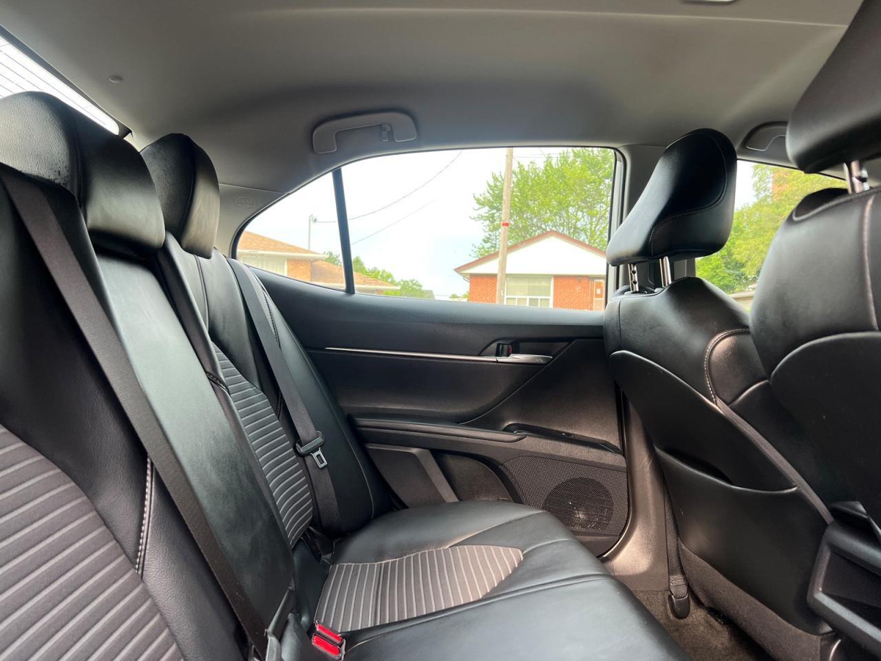 2020 Toyota Camry SE Auto Photo