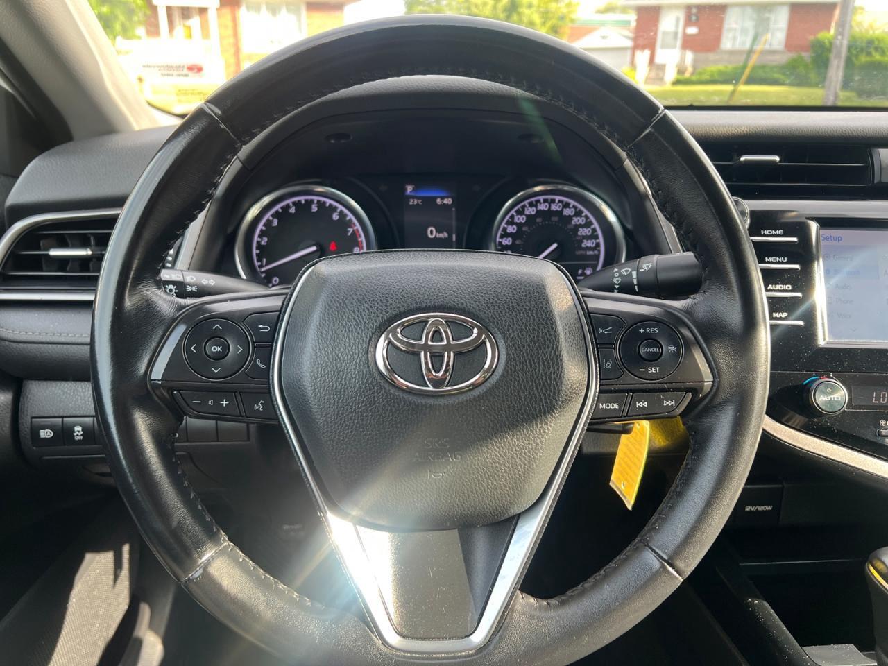2020 Toyota Camry SE Auto Photo