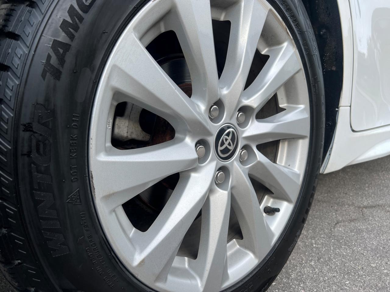 2020 Toyota Camry SE Auto Photo