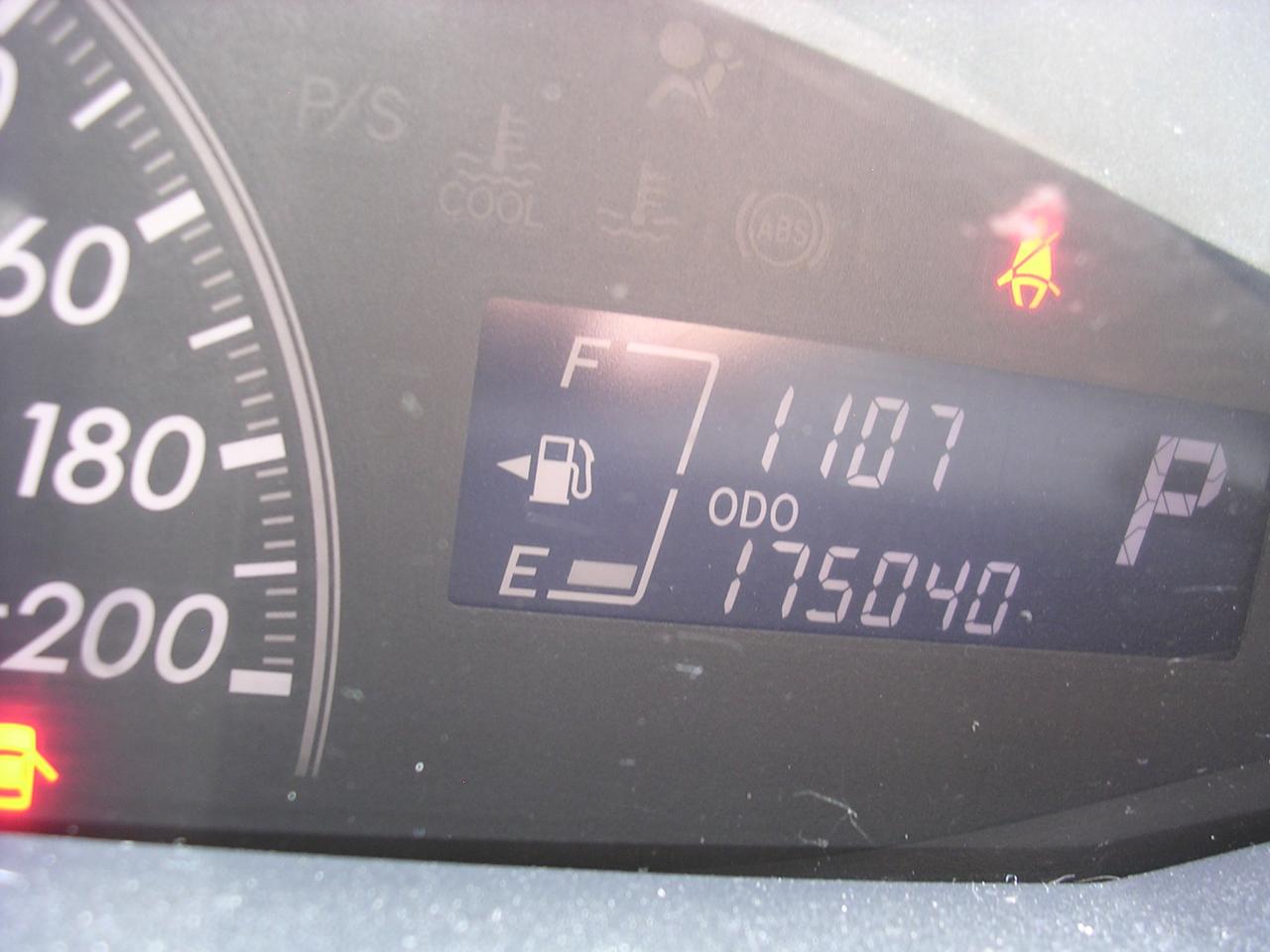 2008 Toyota Yaris LE - Photo #10
