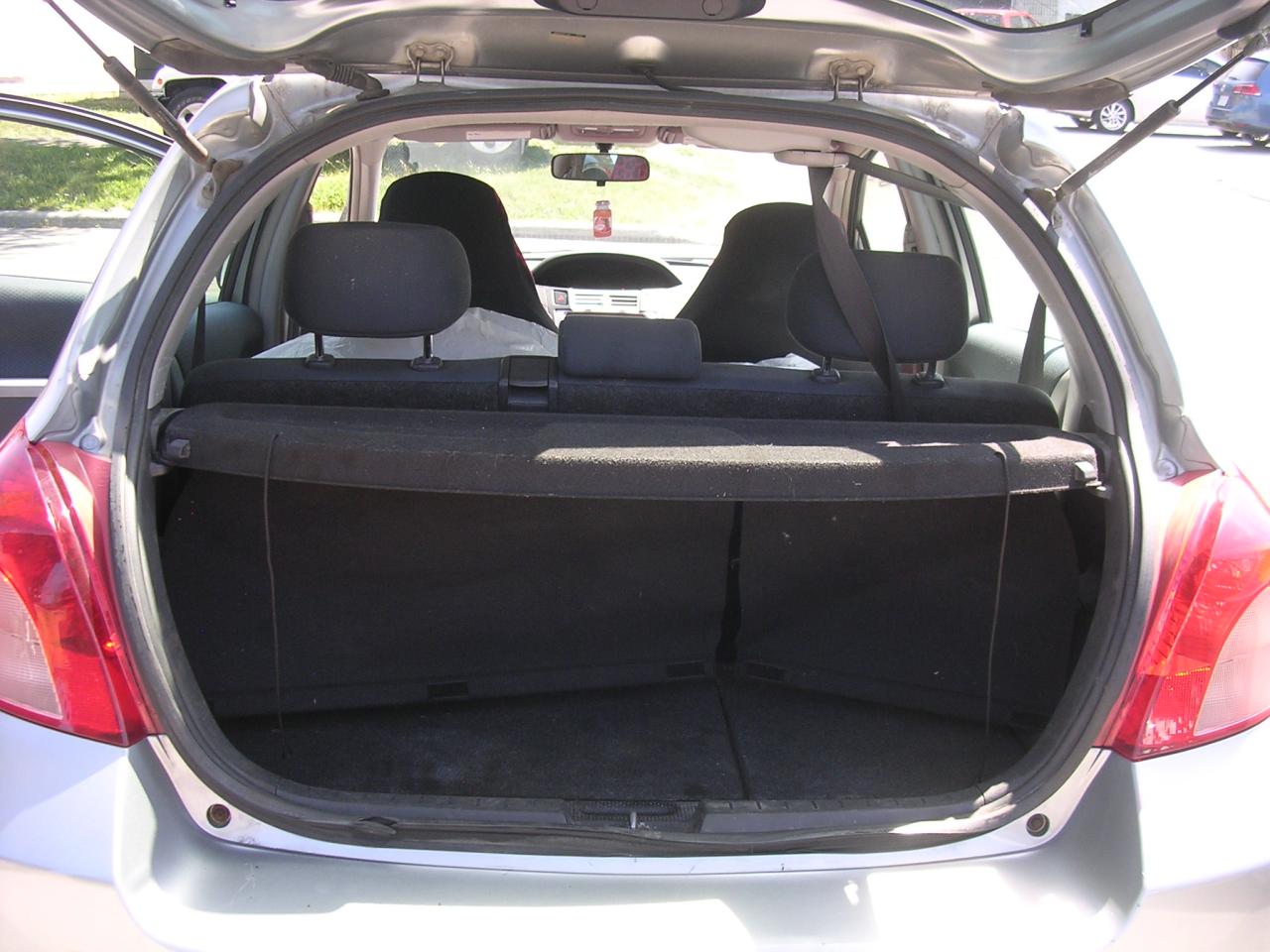 2008 Toyota Yaris LE - Photo #8