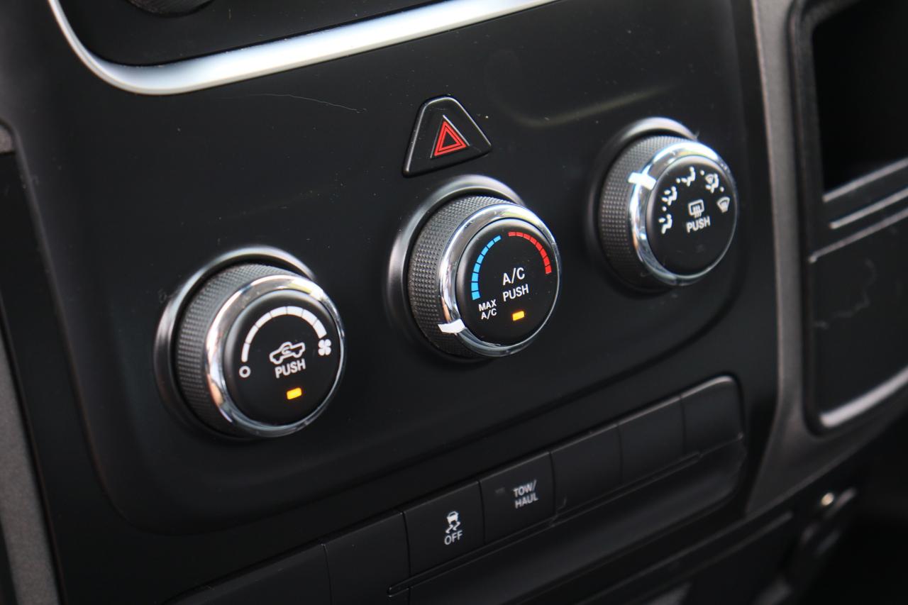 2018 RAM 1500 Express | Crew Cab | 5.7 L Hemi | Cam | Tinted ++ Photo22