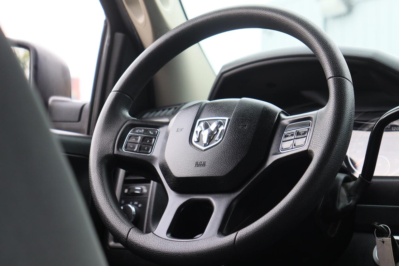 2018 RAM 1500 Express | Crew Cab | 5.7 L Hemi | Cam | Tinted ++ Photo68