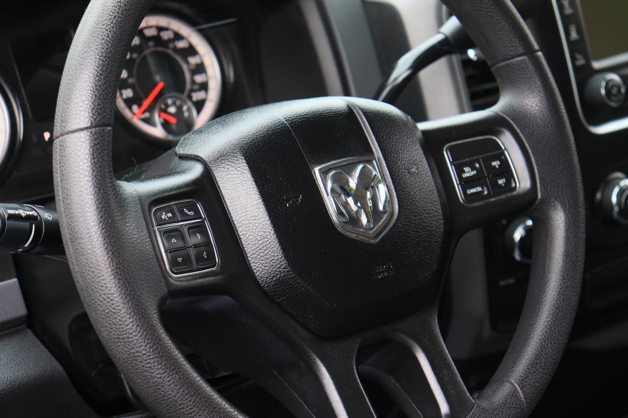 2018 RAM 1500 Express | Crew Cab | 5.7 L Hemi | Cam | Tinted ++ Photo14