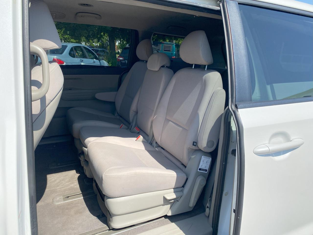 2016 Kia Sedona 1 Owner/No Accidents/8 Seater/Power Sliding Doors - Photo #11