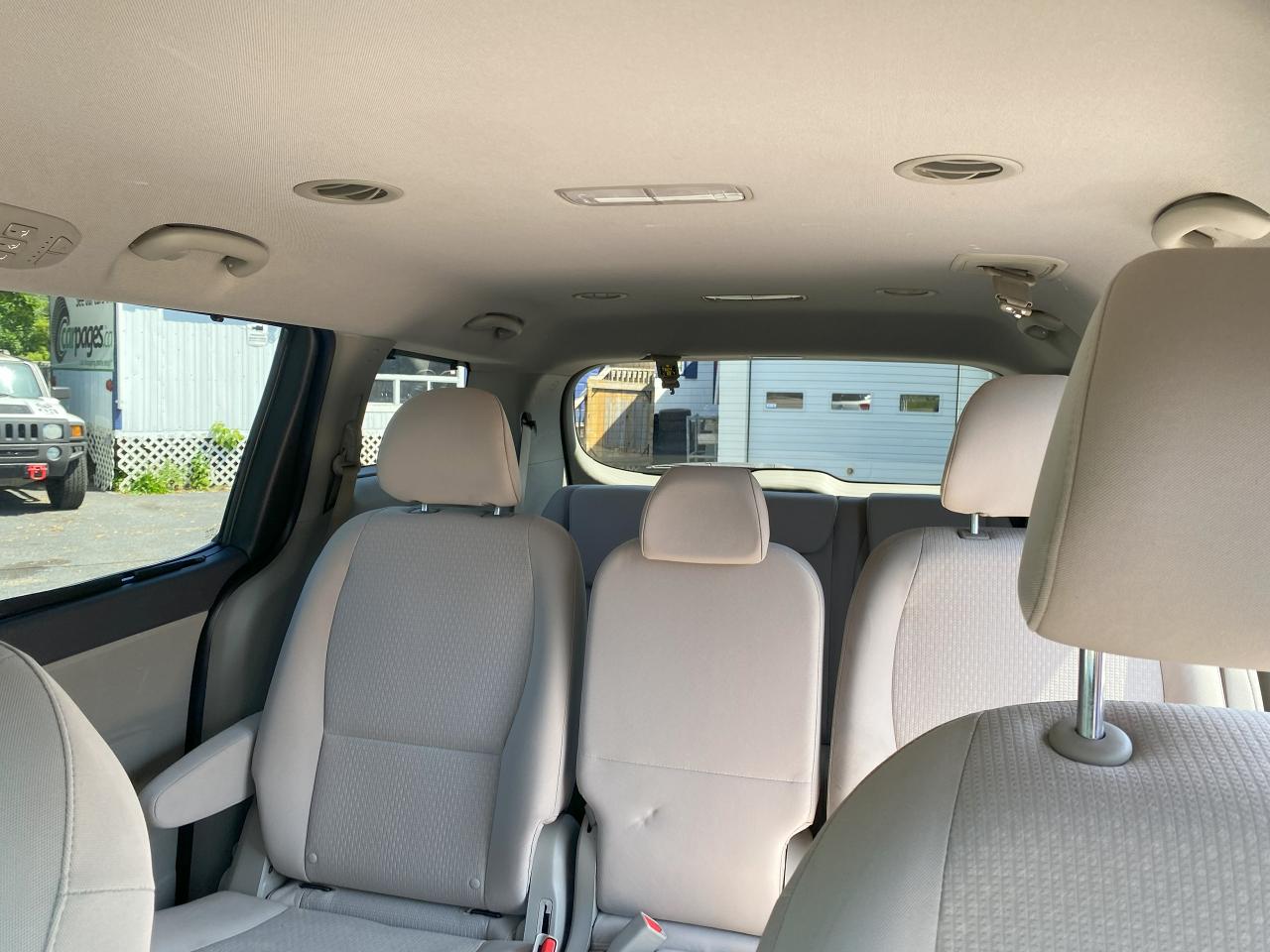 2016 Kia Sedona 1 Owner/No Accidents/8 Seater/Power Sliding Doors - Photo #12