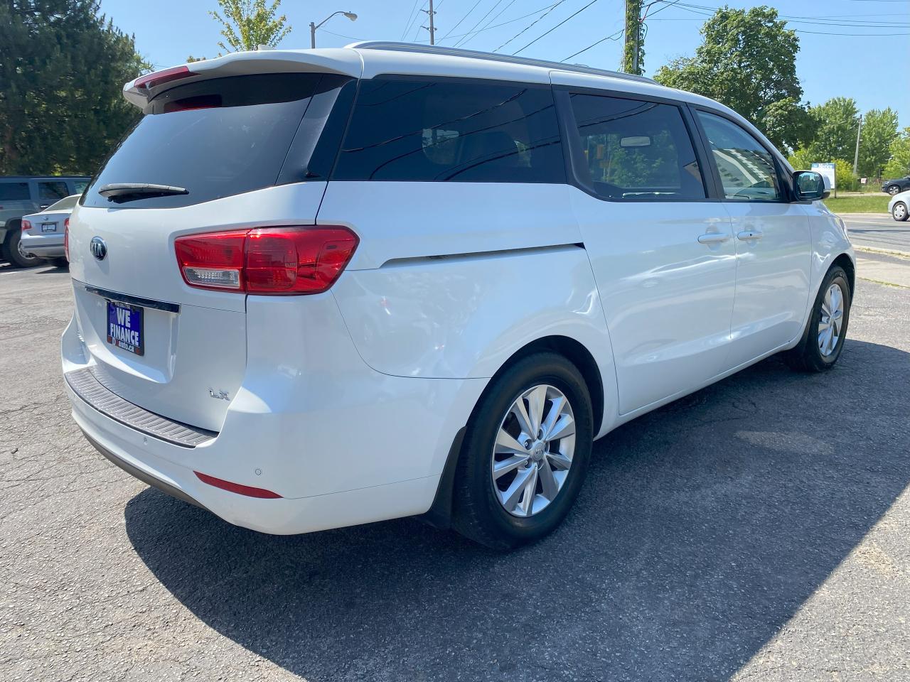 2016 Kia Sedona 1 Owner/No Accidents/8 Seater/Power Sliding Doors - Photo #6