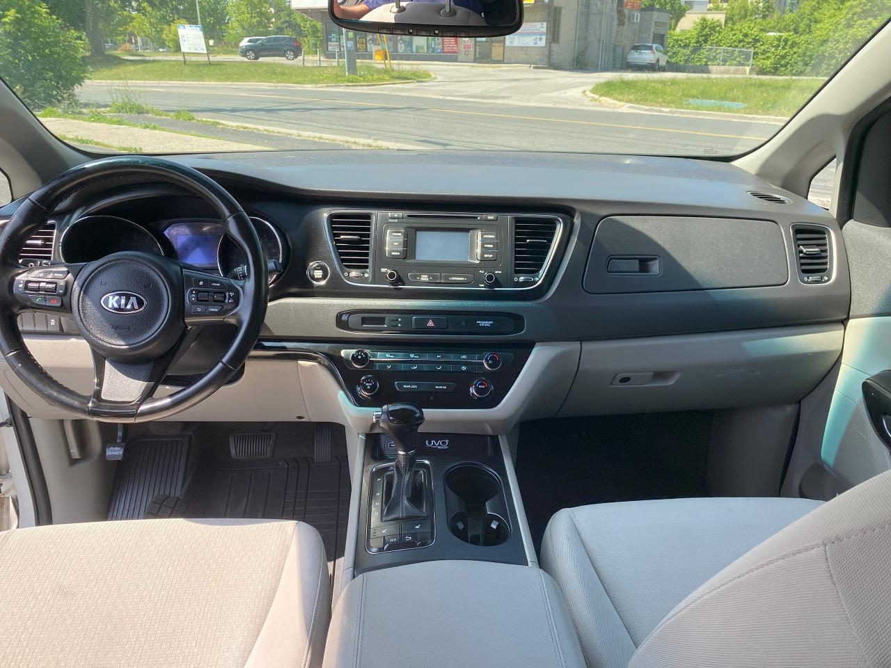 2016 Kia Sedona 1 Owner/No Accidents/8 Seater/Power Sliding Doors - Photo #13