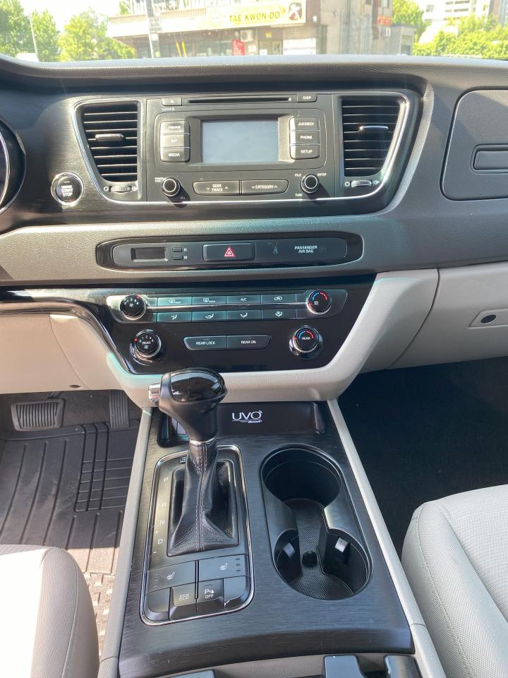 2016 Kia Sedona 1 Owner/No Accidents/8 Seater/Power Sliding Doors - Photo #14