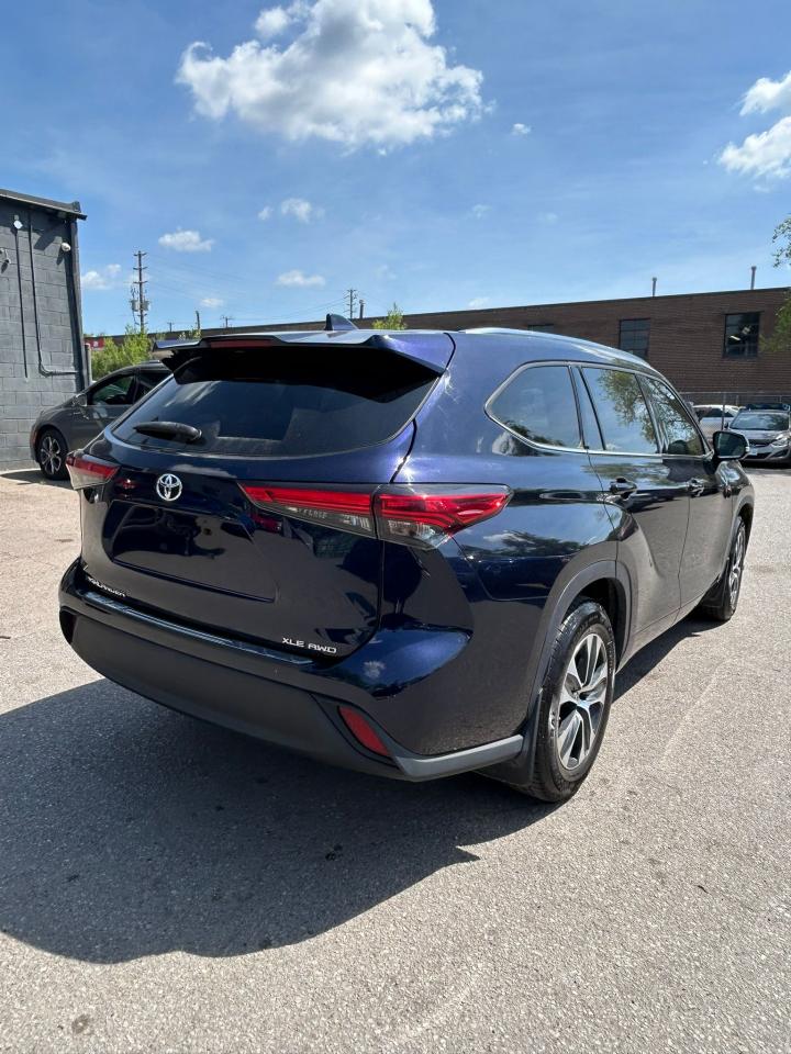 2020 Toyota Highlander XLE Photo4