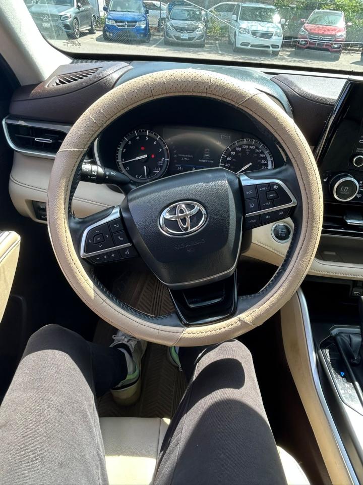 2020 Toyota Highlander XLE Photo