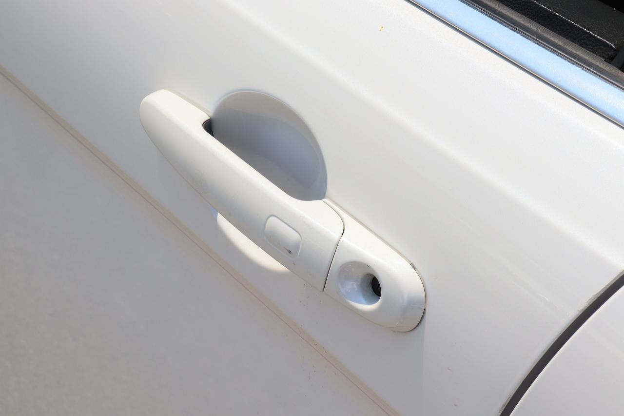 2015 Ford Taurus Limited | AWD | Leather | Roof | Nav | Cam | BSM++ Photo