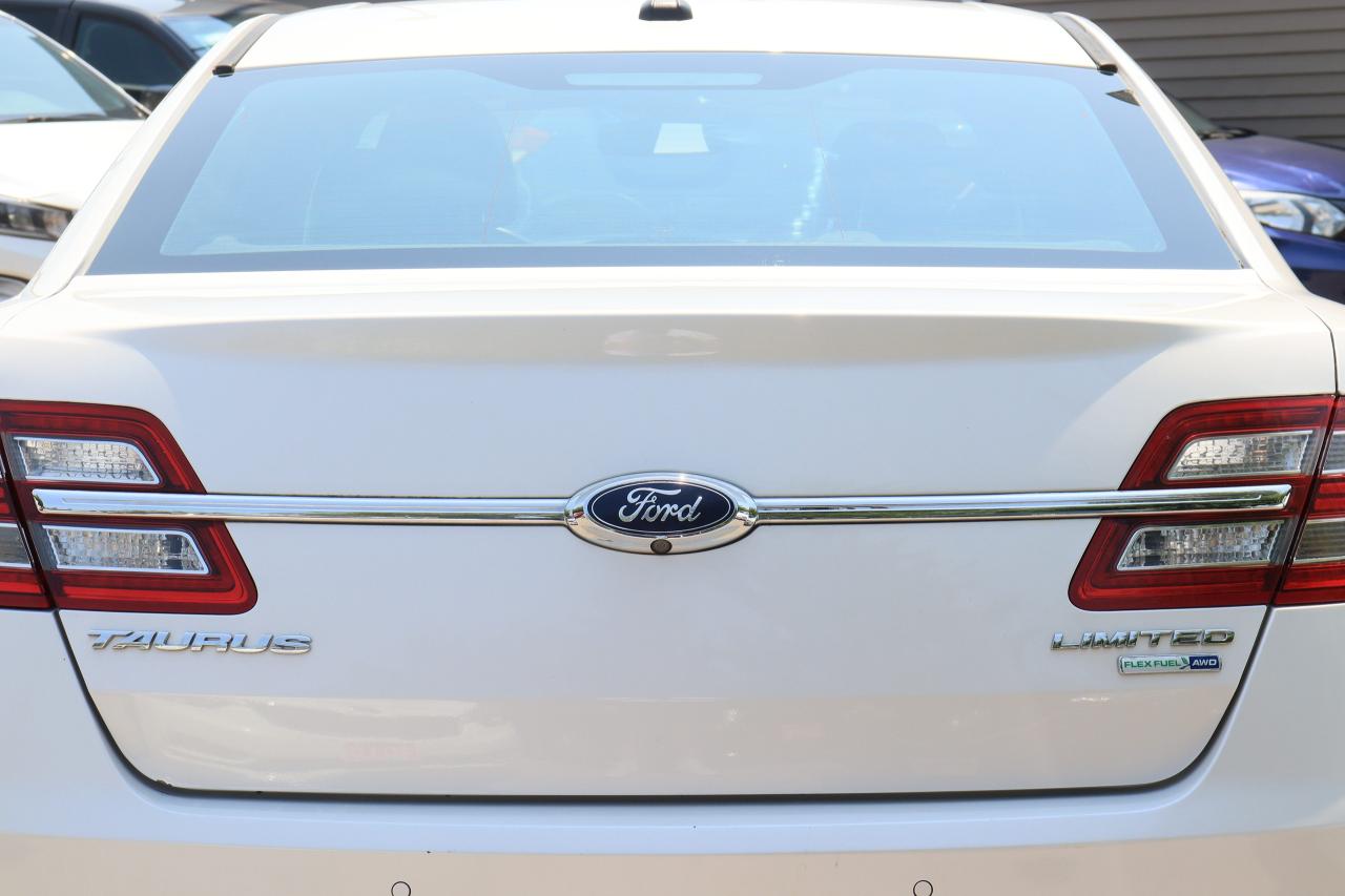 2015 Ford Taurus Limited | AWD | Leather | Roof | Nav | Cam | BSM++ Photo