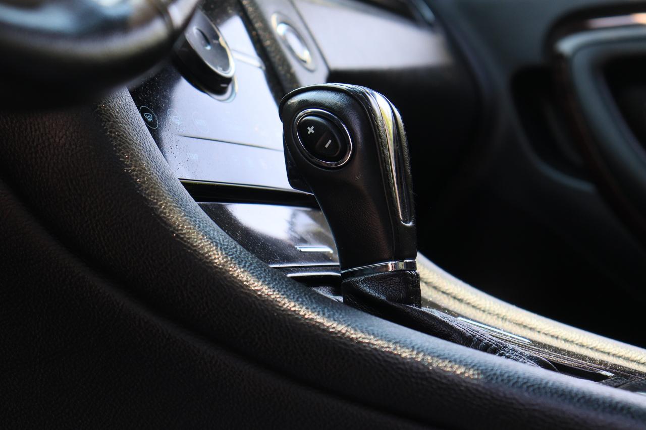 2015 Ford Taurus Limited | AWD | Leather | Roof | Nav | Cam | BSM++ Photo