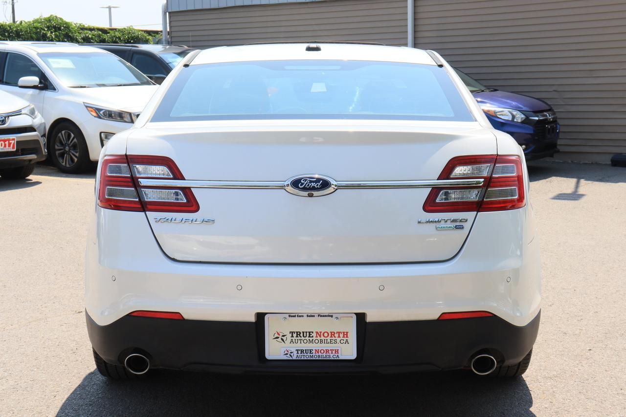 2015 Ford Taurus Limited | AWD | Leather | Roof | Nav | Cam | BSM++ Photo