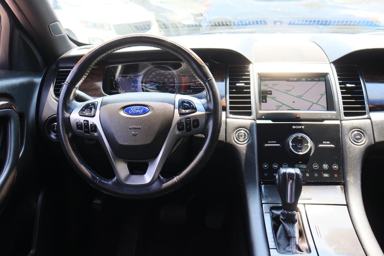 2015 Ford Taurus Limited | AWD | Leather | Roof | Nav | Cam | BSM++ Photo