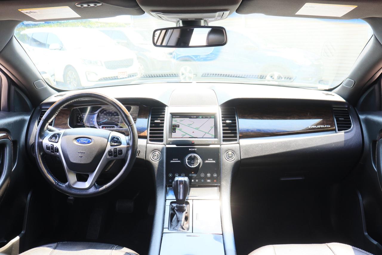 2015 Ford Taurus Limited | AWD | Leather | Roof | Nav | Cam | BSM++ Photo