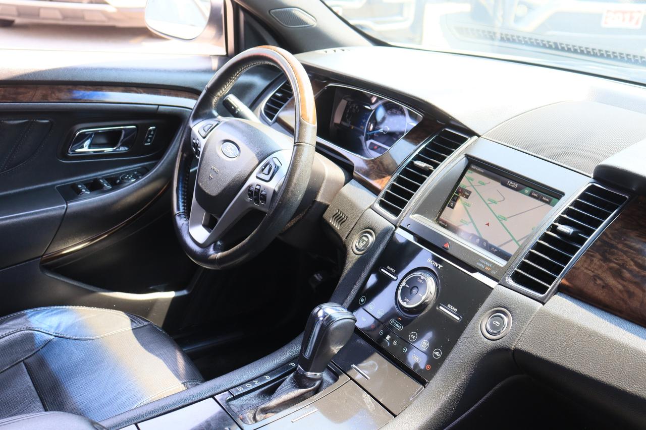 2015 Ford Taurus Limited | AWD | Leather | Roof | Nav | Cam | BSM++ Photo