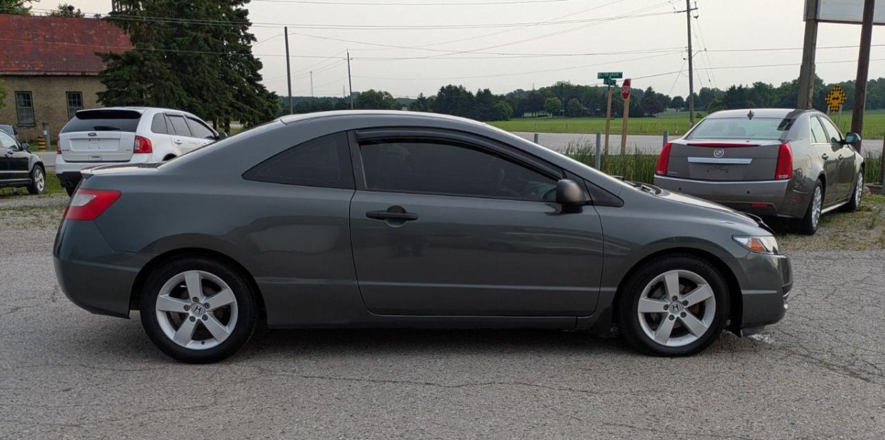 2011 Honda Civic DX-G - Photo #4