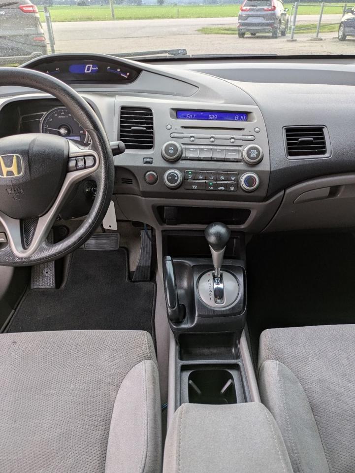 2011 Honda Civic DX-G - Photo #12