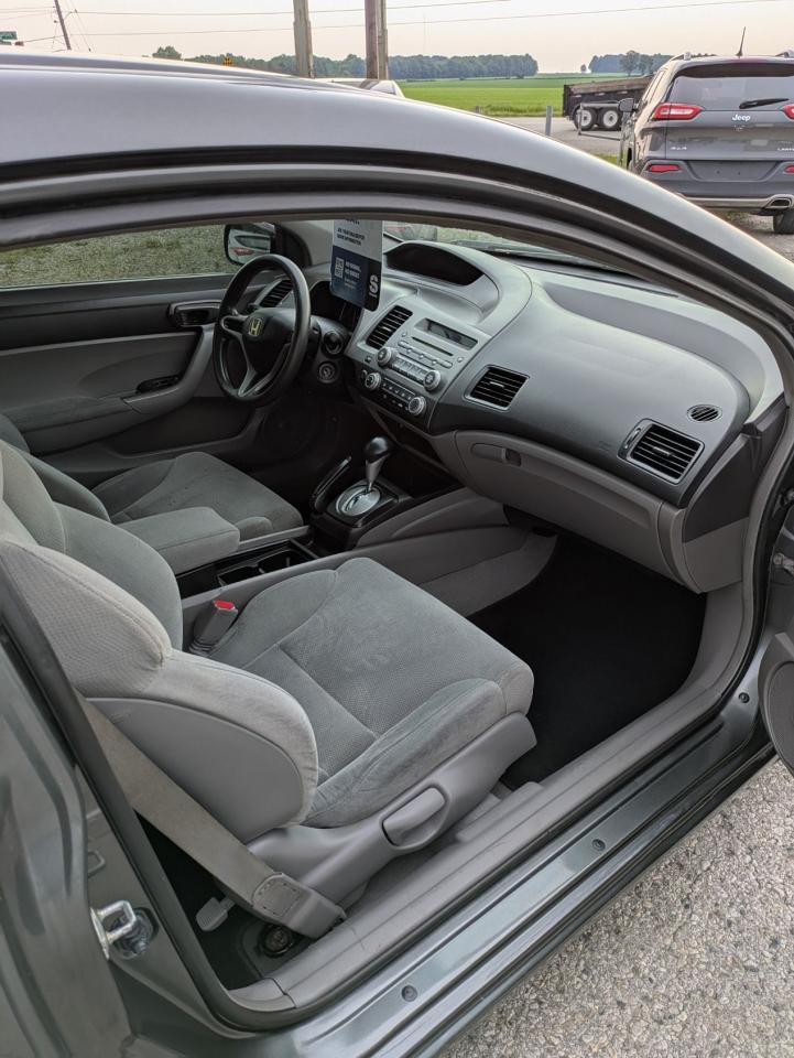2011 Honda Civic DX-G - Photo #13
