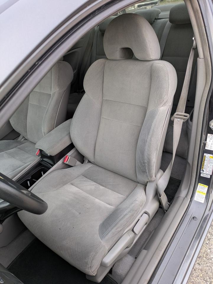 2011 Honda Civic DX-G - Photo #19