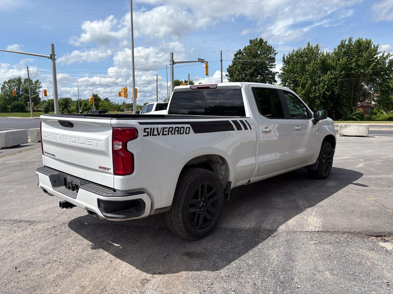 2024 Chevrolet Silverado 1500 Z71 - Photo #5
